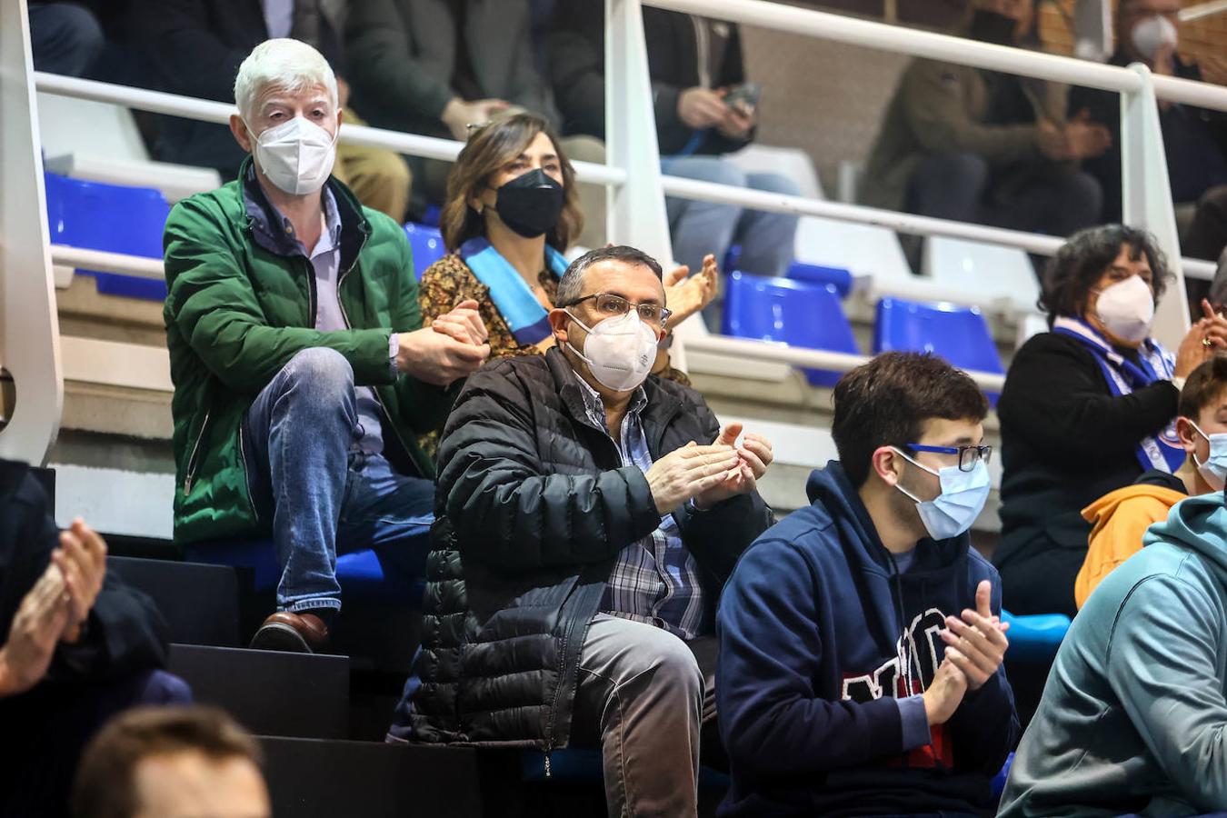 Fotos: Las mejores imágenes del Unicaja Banco Oviedo - Palmer Alma Mediterránea