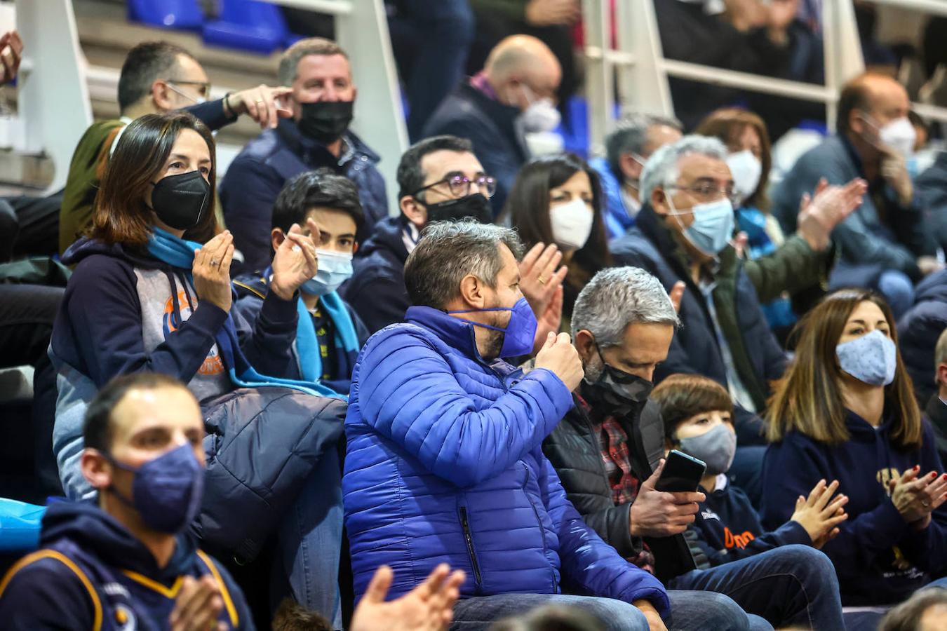 Fotos: Las mejores imágenes del Unicaja Banco Oviedo - Palmer Alma Mediterránea