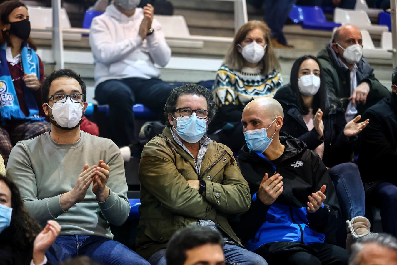 Fotos: Las mejores imágenes del Unicaja Banco Oviedo - Palmer Alma Mediterránea