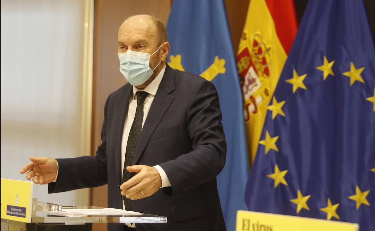 Juan Cofiño durante la rueda de prensa tras el Consejo de Gobierno.