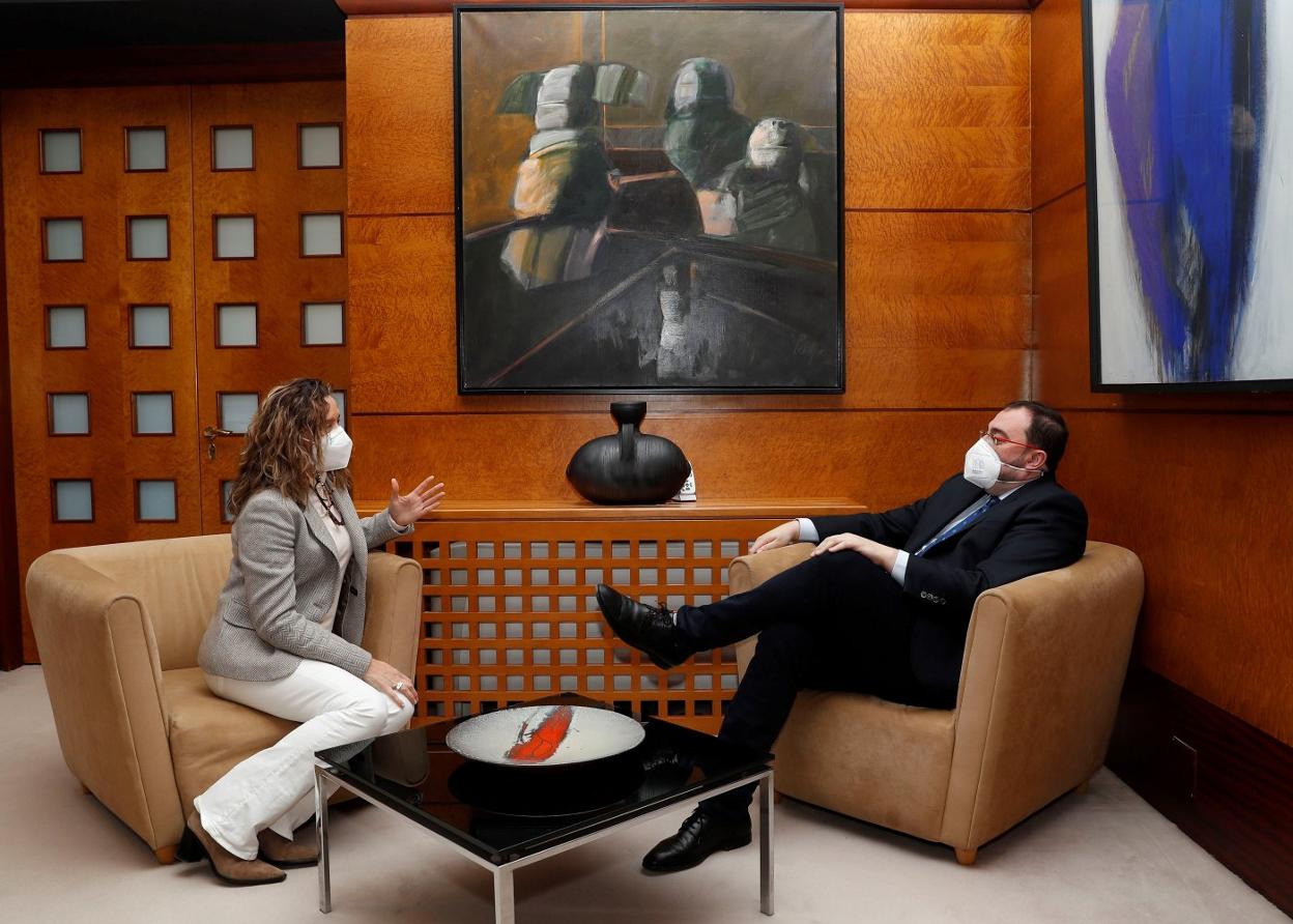 Natalia González abordó las principales necesidades de Candamo con Adrián Barbón. 