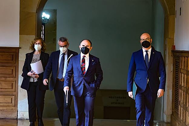 El rector: «Si queremos ser de las mejores universidades de Europa esto es lo que tenemos que hacer...»