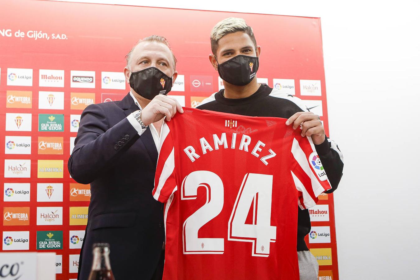 El joven delantero procedente del Dynamo de Kiev, que aterrizó el martes en Asturias, ha participado esta mañana en el entrenamiento, antes de su presentación oficial en El Molinón