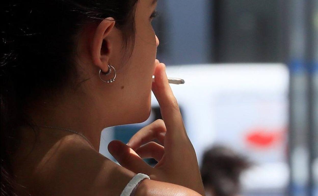 «¿Besarías un cenicero?»