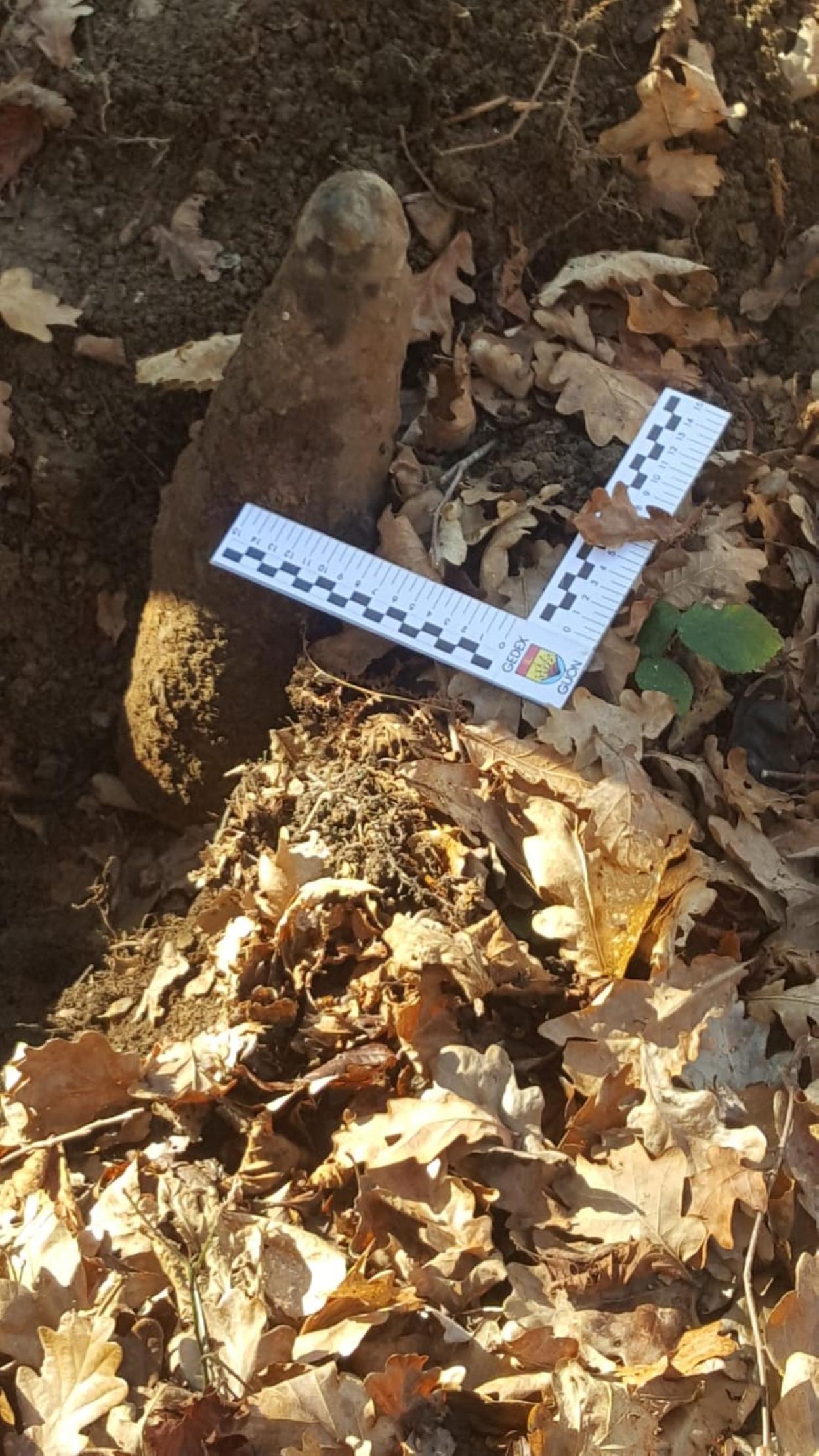 El proyectil hallado en el núcleo cangués de Torió. 