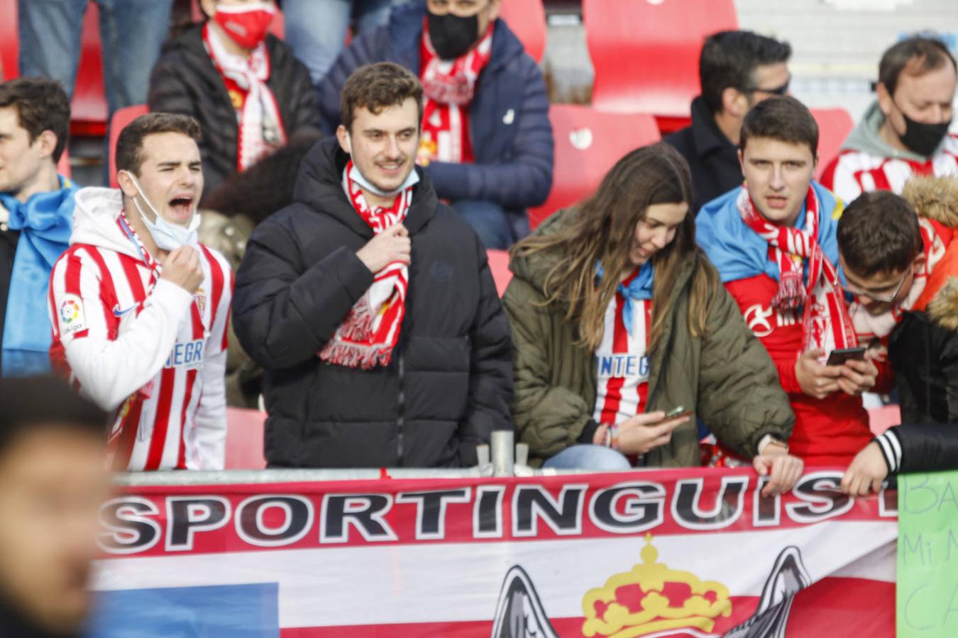 Fotos: ¿Estuviste en el Mirandés - Sporting? ¡Búscate!