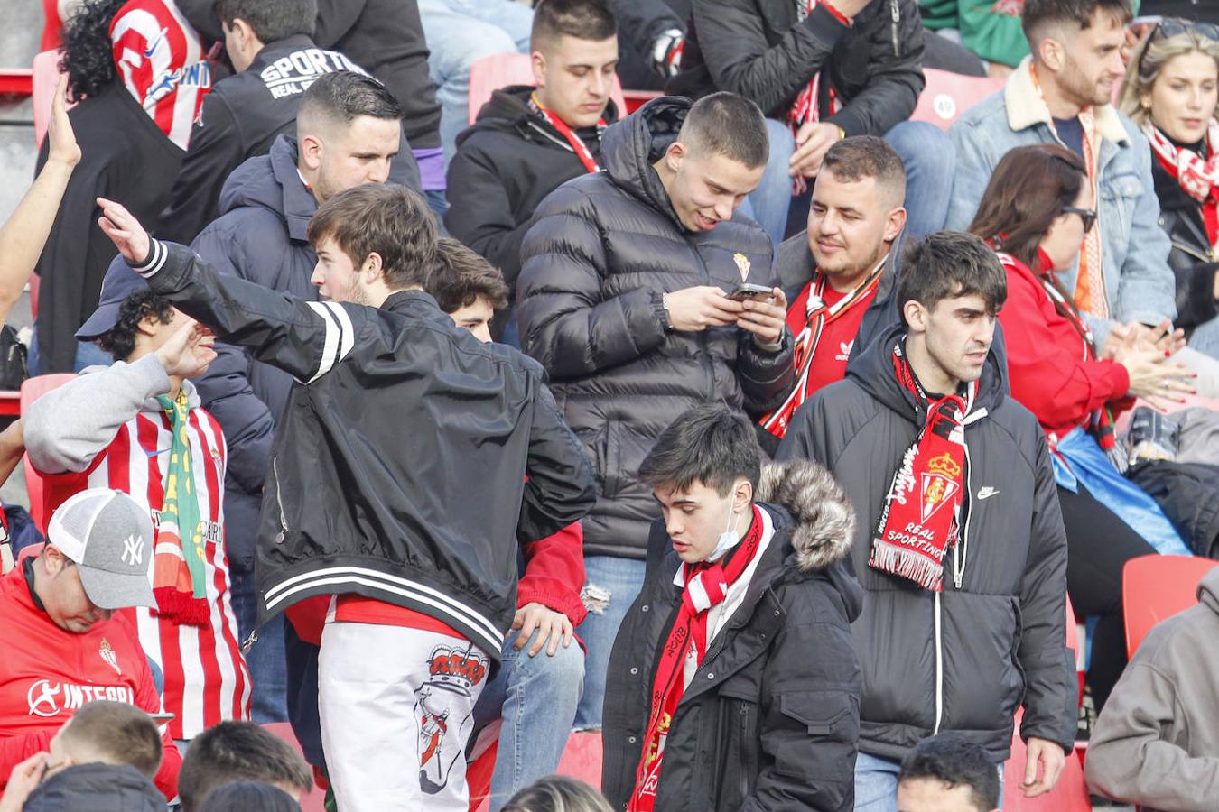 Fotos: ¿Estuviste en el Mirandés - Sporting? ¡Búscate!