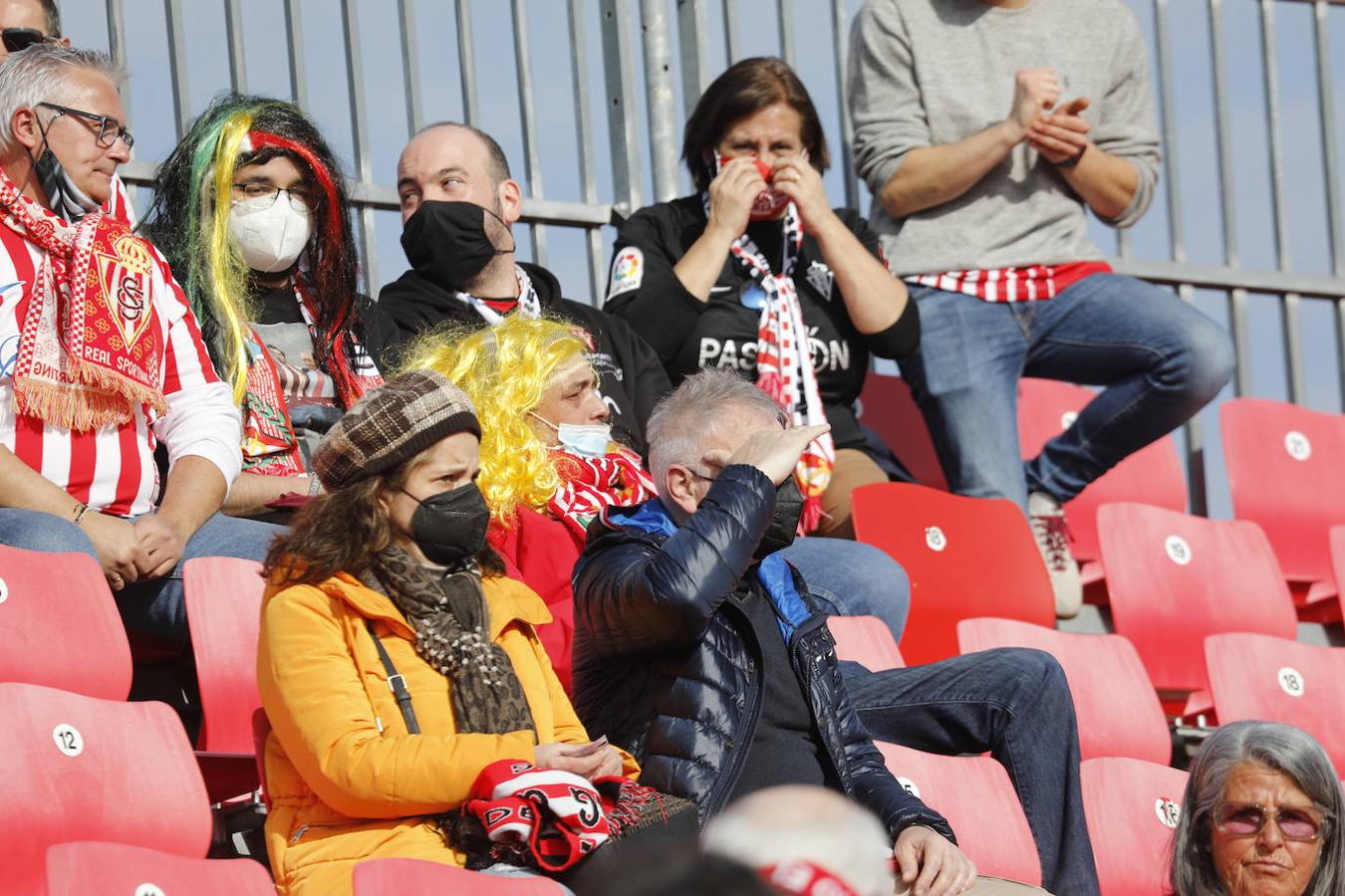 Fotos: ¿Estuviste en el Mirandés - Sporting? ¡Búscate!