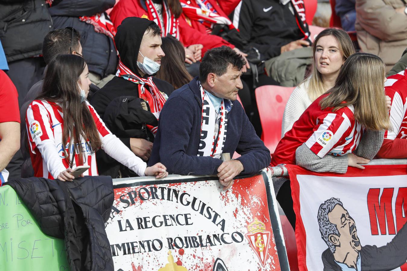 Fotos: ¿Estuviste en el Mirandés - Sporting? ¡Búscate!