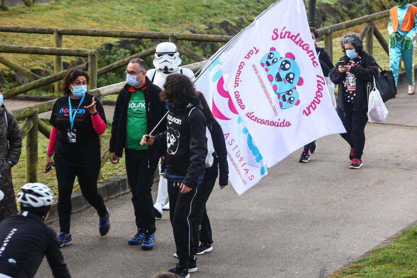Decenas de personas aprovecharon la mañana de hoy, donde el tiempo acompañó, para realizar una marcha con salida en el laberinto del Parque de Invierno y proseguir durante cuatro kilómetros para «mostrar a la sociedad que el síndrome de Noonan también existe».