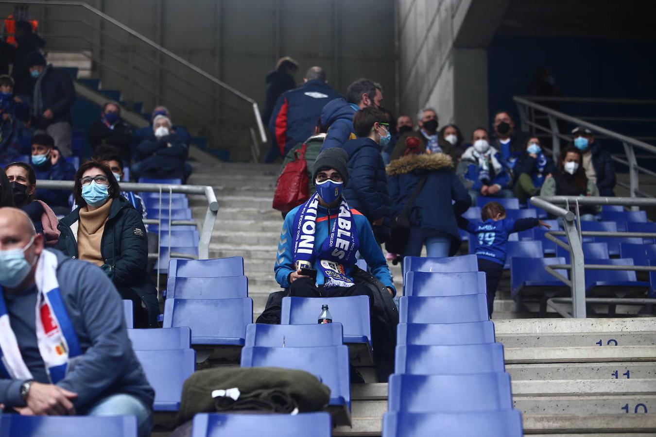 Fotos: ¿Estuviste en el Real Oviedo - Huesca? ¡Búscate!