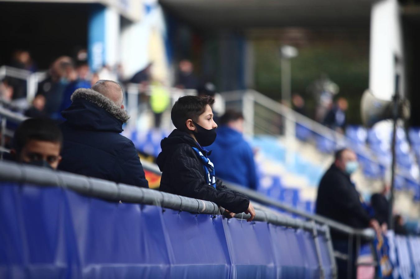 Fotos: ¿Estuviste en el Real Oviedo - Huesca? ¡Búscate!