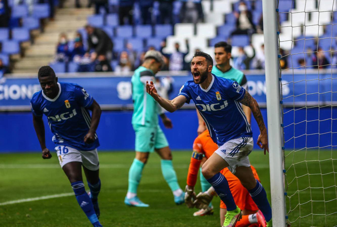 Fotos: Las mejores jugadas entre el Real Oviedo y el Huesca (3-3)