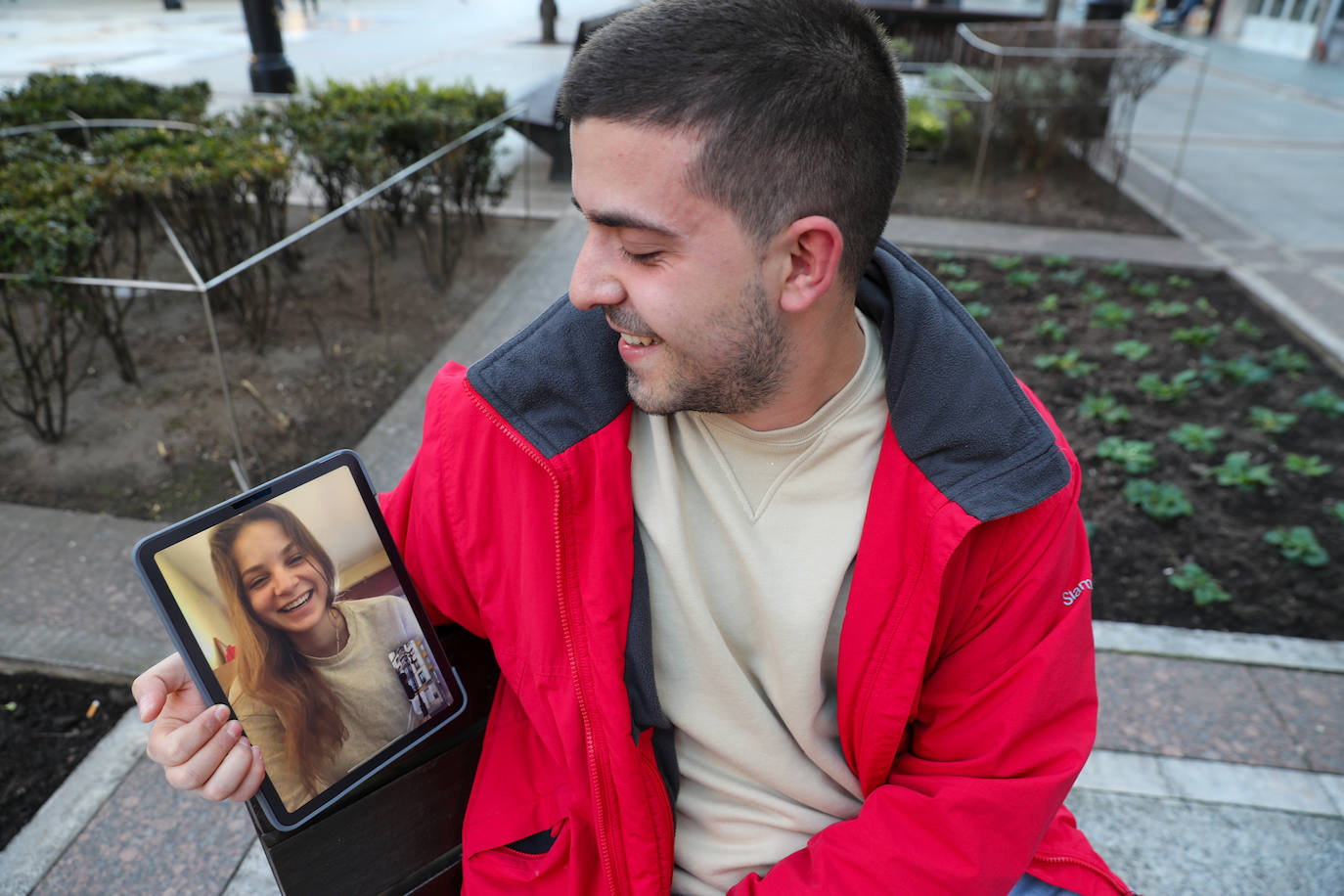 Lo que el Erasmus ha unido... No hay fronteras para Carlos García y Roxana Iuga. damián arienza 