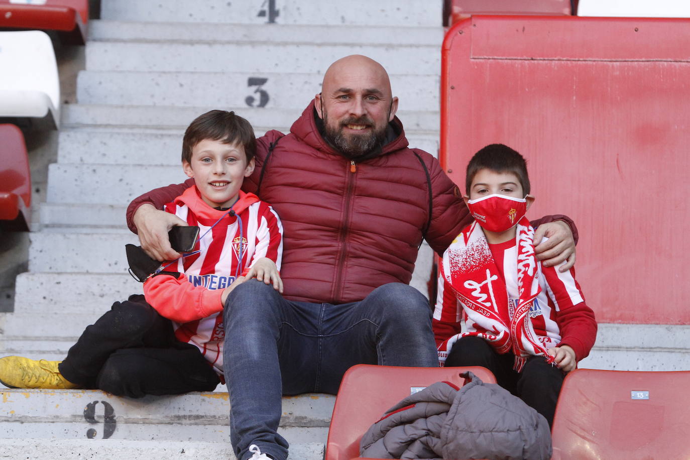 Fotos: ¿Estuviste en el Sporting-Ponferradina? ¡Búscate!