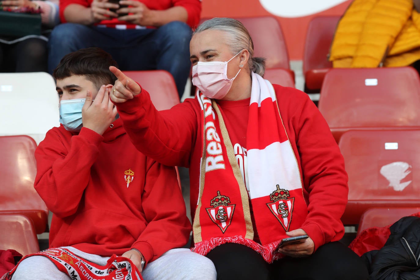 Fotos: ¿Estuviste en el Sporting-Ponferradina? ¡Búscate!