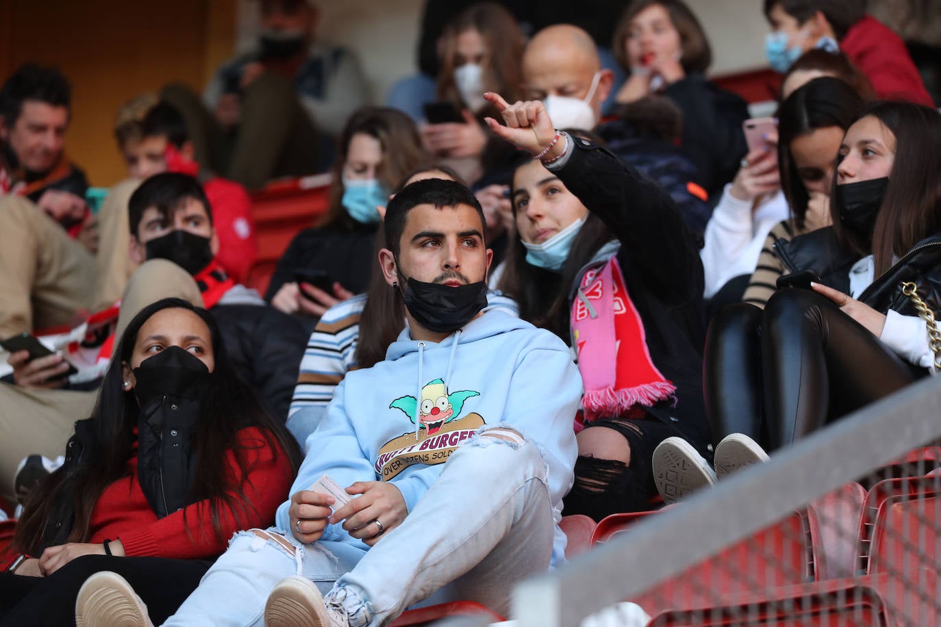 Fotos: ¿Estuviste en el Sporting-Ponferradina? ¡Búscate!