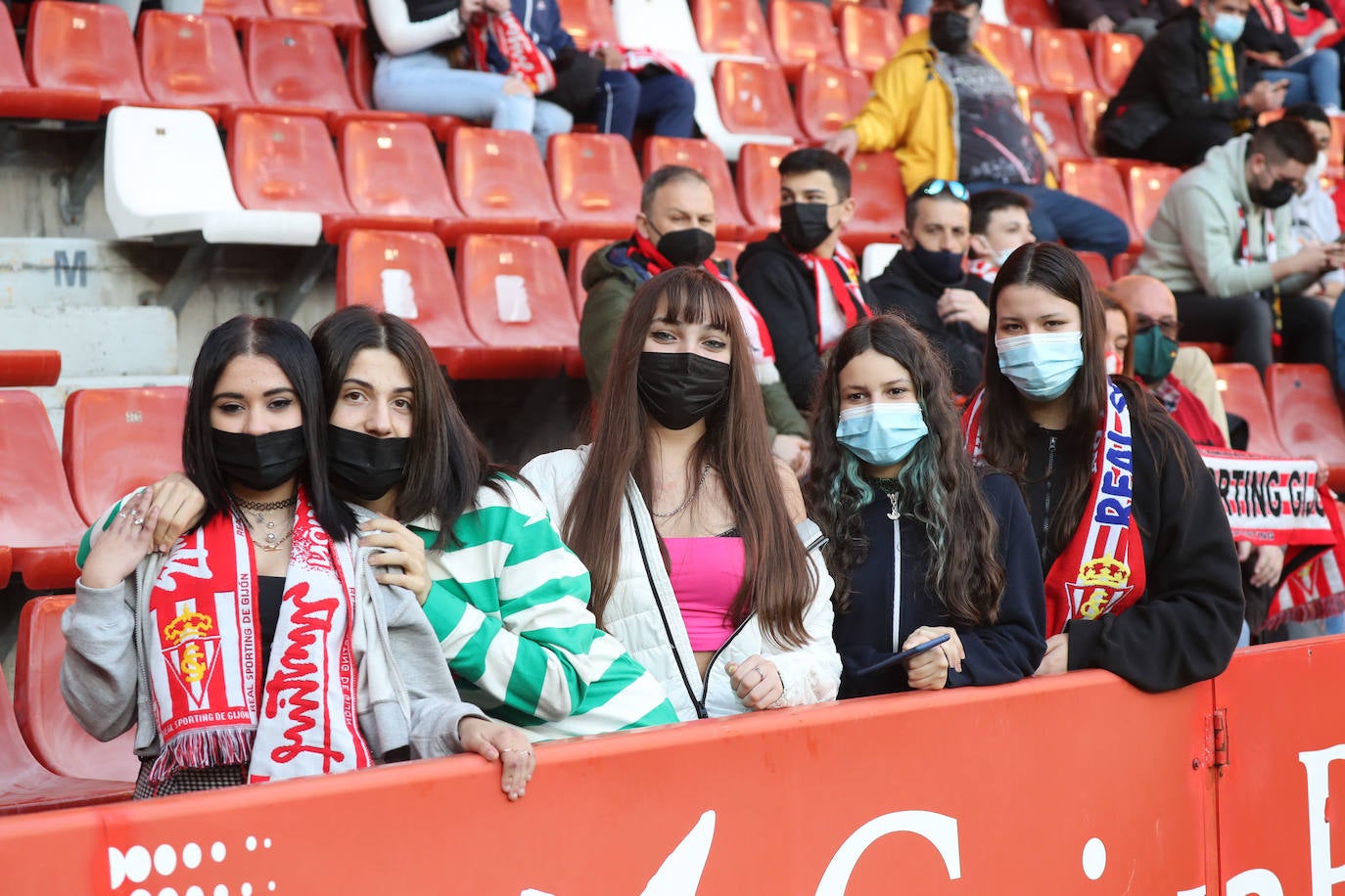 Fotos: ¿Estuviste en el Sporting-Ponferradina? ¡Búscate!