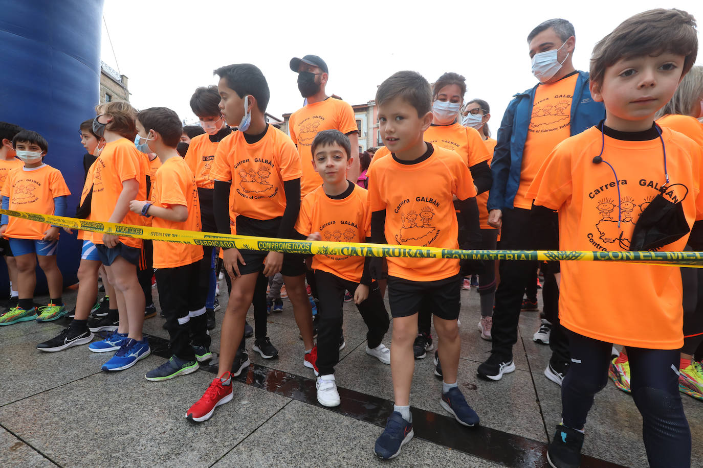 52 concejos de la región se visten de naranja en una carrera colectiva contra el cáncer infantil, organizada por la Asociación Galbán. El objetivo, recaudar fondos para promover la investigación bajo el lema «Una mejor supervivencia es posible». 