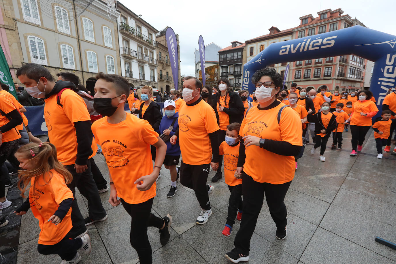 52 concejos de la región se visten de naranja en una carrera colectiva contra el cáncer infantil, organizada por la Asociación Galbán. El objetivo, recaudar fondos para promover la investigación bajo el lema «Una mejor supervivencia es posible». 