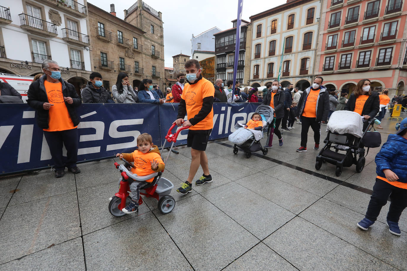 52 concejos de la región se visten de naranja en una carrera colectiva contra el cáncer infantil, organizada por la Asociación Galbán. El objetivo, recaudar fondos para promover la investigación bajo el lema «Una mejor supervivencia es posible». 