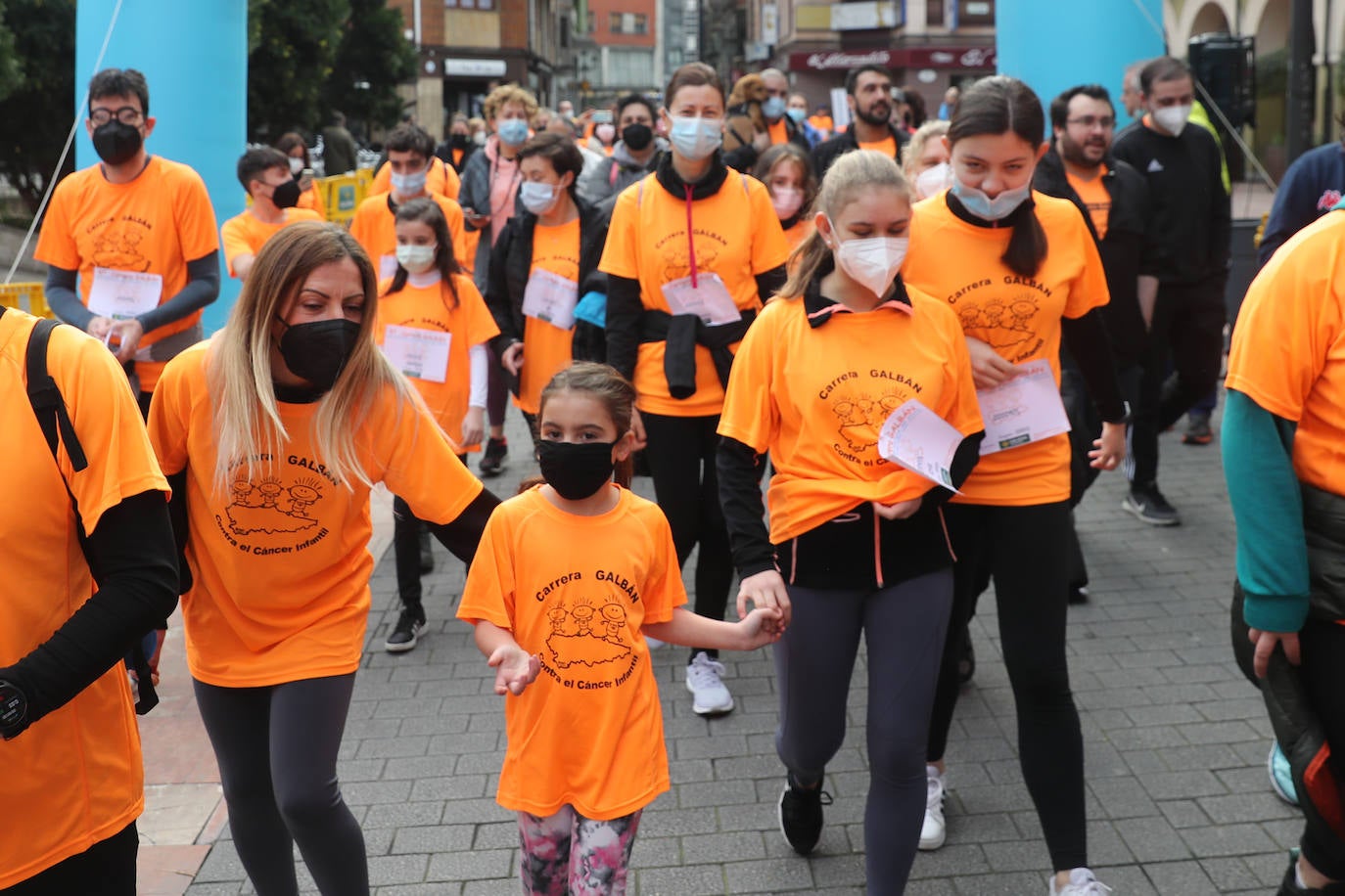 52 concejos de la región se visten de naranja en una carrera colectiva contra el cáncer infantil, organizada por la Asociación Galbán. El objetivo, recaudar fondos para promover la investigación bajo el lema «Una mejor supervivencia es posible». 