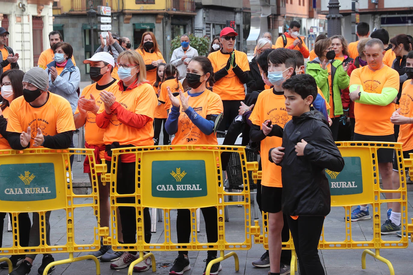 52 concejos de la región se visten de naranja en una carrera colectiva contra el cáncer infantil, organizada por la Asociación Galbán. El objetivo, recaudar fondos para promover la investigación bajo el lema «Una mejor supervivencia es posible». 