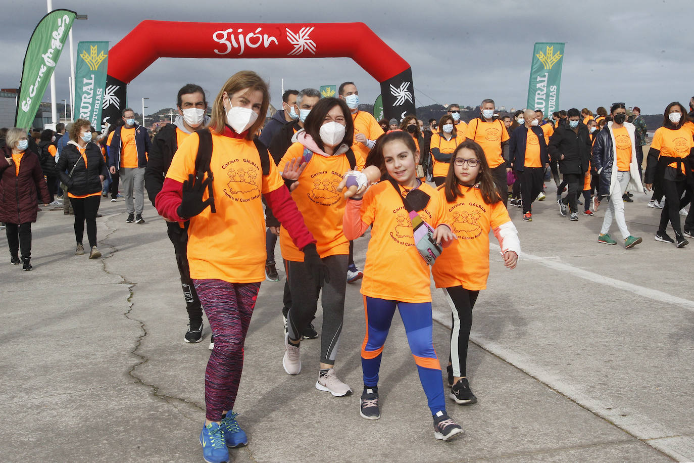 52 concejos de la región se visten de naranja en una carrera colectiva contra el cáncer infantil, organizada por la Asociación Galbán. El objetivo, recaudar fondos para promover la investigación bajo el lema «Una mejor supervivencia es posible». 