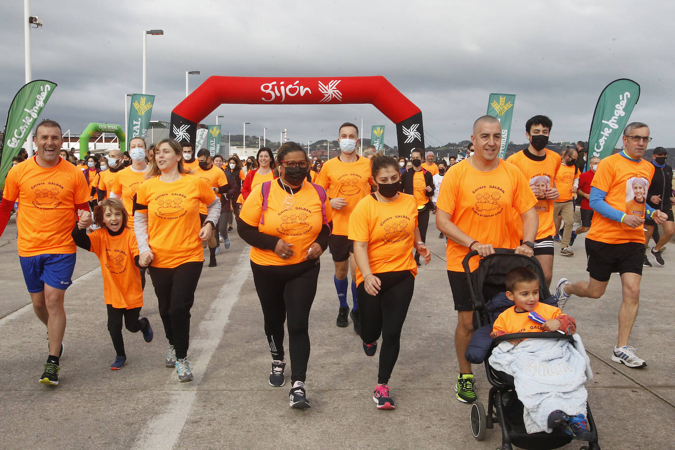 52 concejos de la región se visten de naranja en una carrera colectiva contra el cáncer infantil, organizada por la Asociación Galbán. El objetivo, recaudar fondos para promover la investigación bajo el lema «Una mejor supervivencia es posible». 