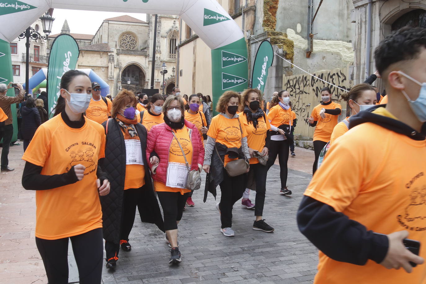 52 concejos de la región se visten de naranja en una carrera colectiva contra el cáncer infantil, organizada por la Asociación Galbán. El objetivo, recaudar fondos para promover la investigación bajo el lema «Una mejor supervivencia es posible». 