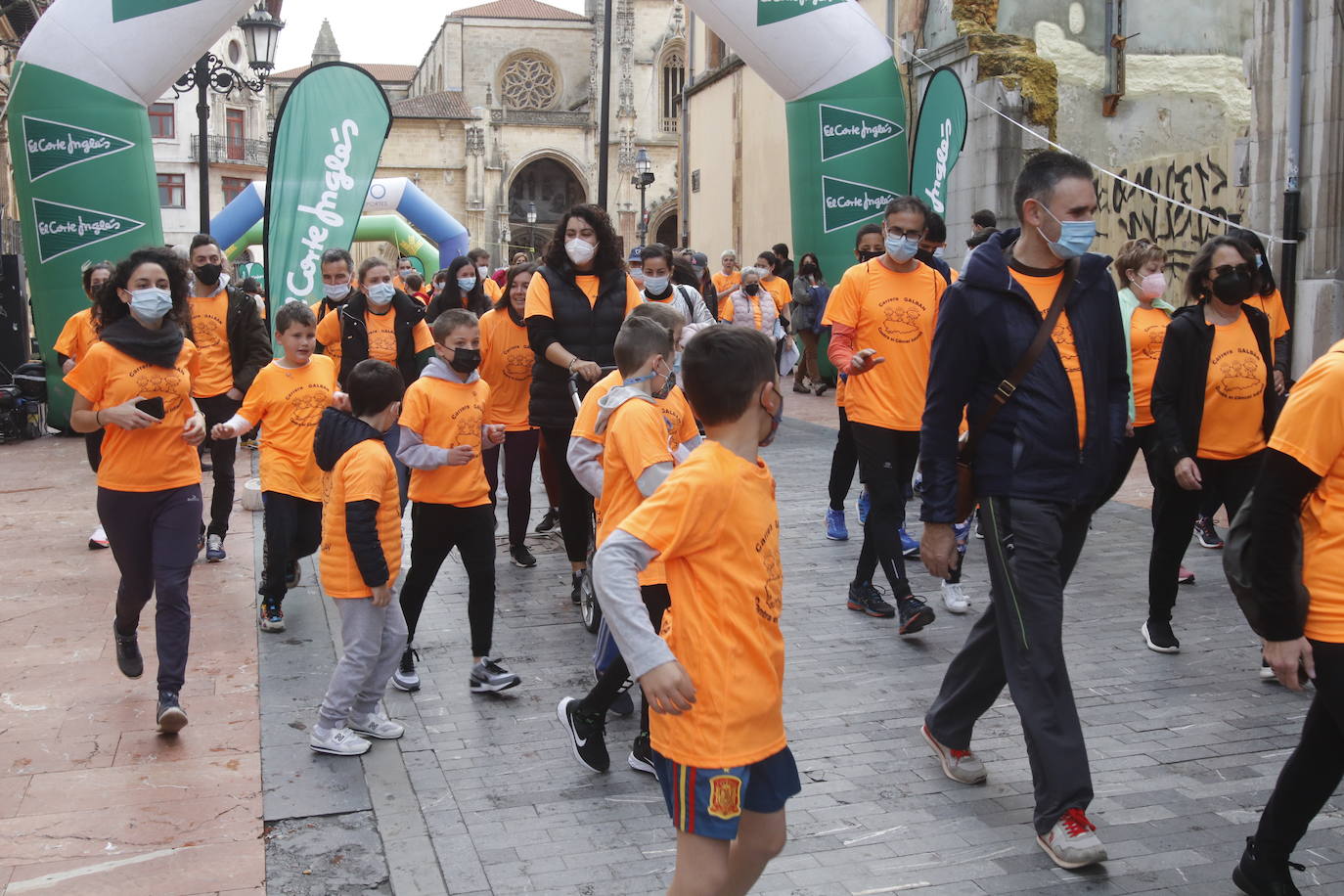 52 concejos de la región se visten de naranja en una carrera colectiva contra el cáncer infantil, organizada por la Asociación Galbán. El objetivo, recaudar fondos para promover la investigación bajo el lema «Una mejor supervivencia es posible». 