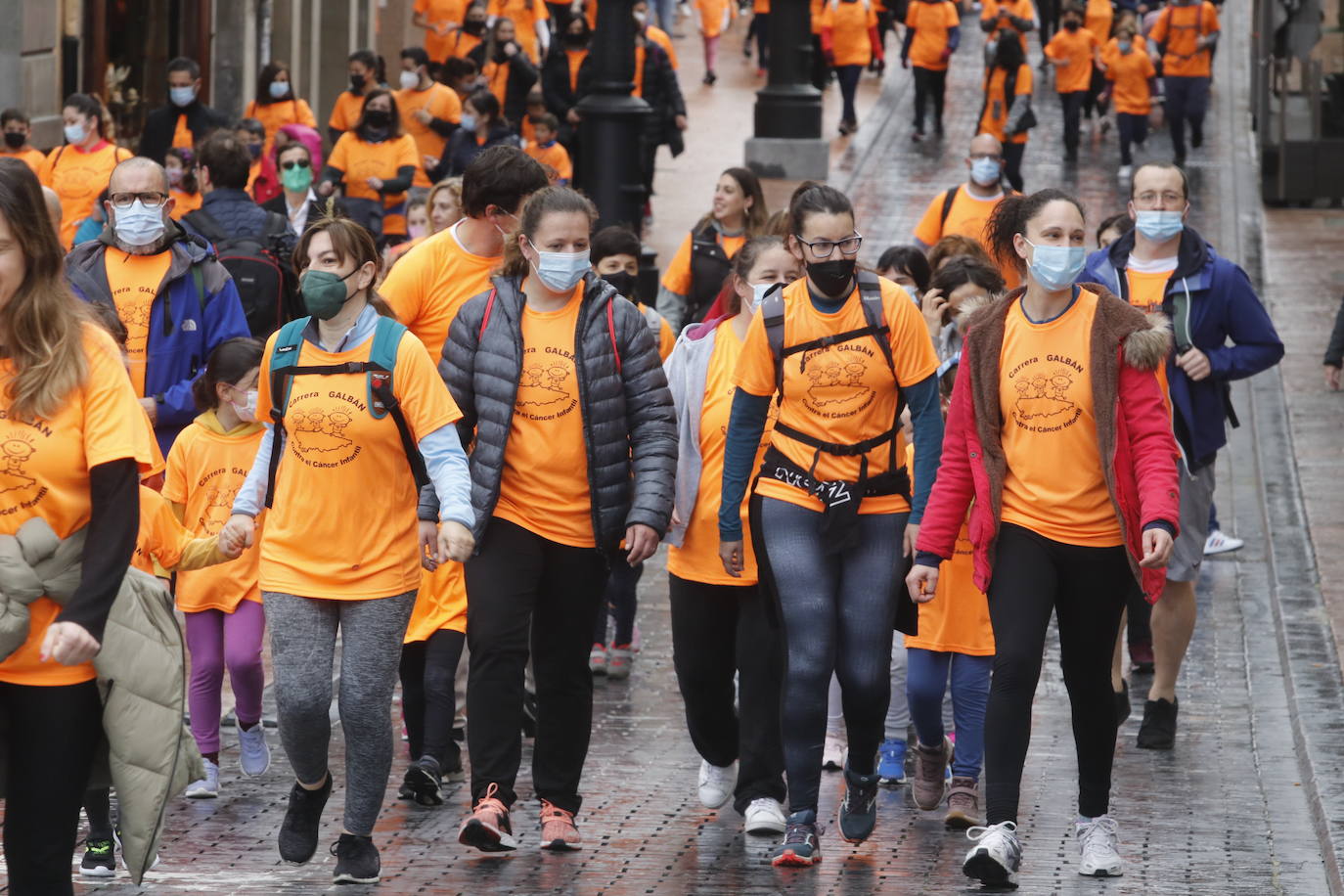 52 concejos de la región se visten de naranja en una carrera colectiva contra el cáncer infantil, organizada por la Asociación Galbán. El objetivo, recaudar fondos para promover la investigación bajo el lema «Una mejor supervivencia es posible». 