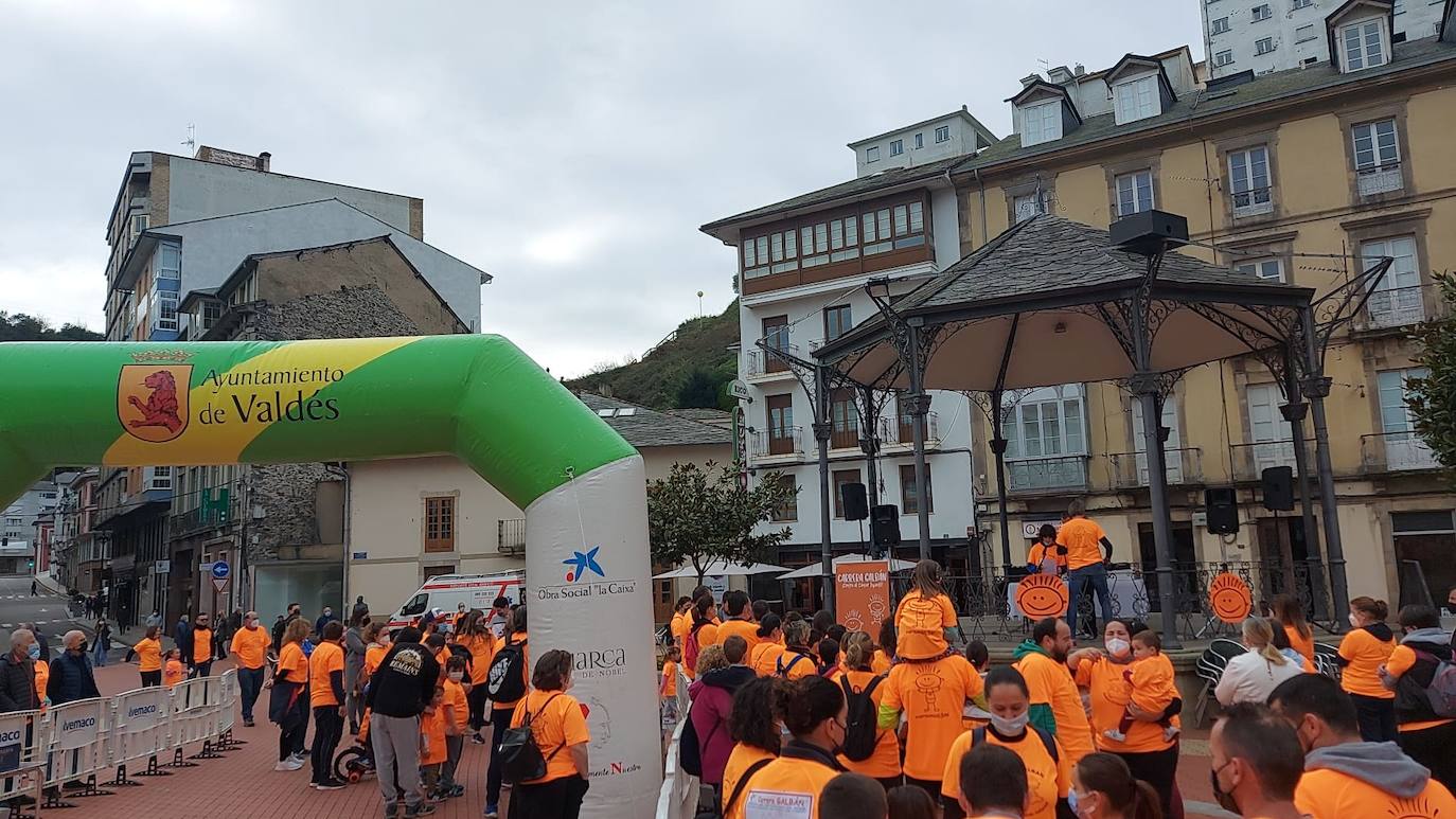 52 concejos de la región se visten de naranja en una carrera colectiva contra el cáncer infantil, organizada por la Asociación Galbán. El objetivo, recaudar fondos para promover la investigación bajo el lema «Una mejor supervivencia es posible». 