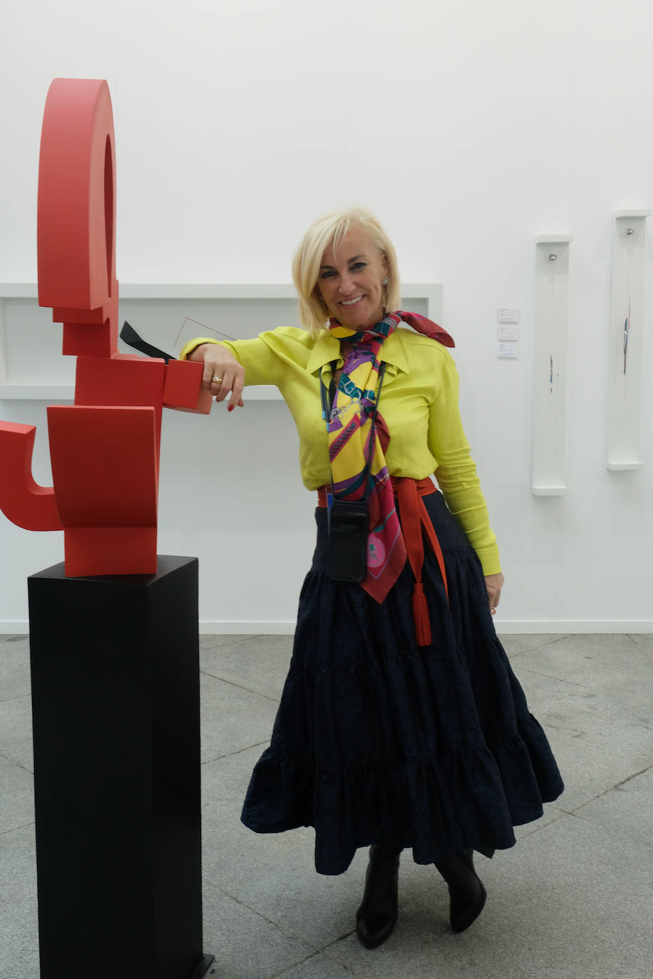 La Feria Internacional de Arte Contemporáneo de Madrid, una de las más importantes del sector, comenzaba este miércoles tras dos años de pandemia. En esta primera jornada han acudido la Galería AMT, Galería Llamazares, Aurora Vigil-Escalera, Irma Álvaraez-Laviada, Avelino SALA, Carolina Compostizo y Fernando Masaveu.