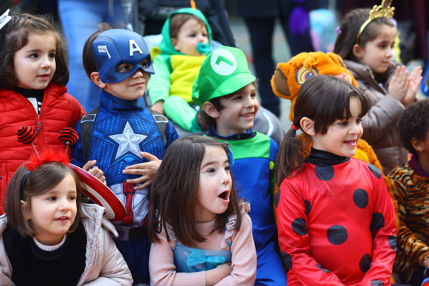 Los centros educativos de Oviedo han preparado actividades y un jueves de fiesta para que los más pequeños disfruten del Carnaval.