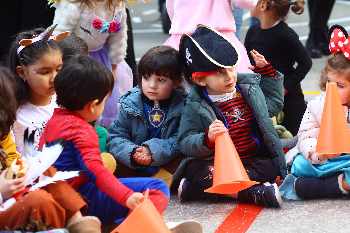 Los centros educativos de Oviedo han preparado actividades y un jueves de fiesta para que los más pequeños disfruten del Carnaval.