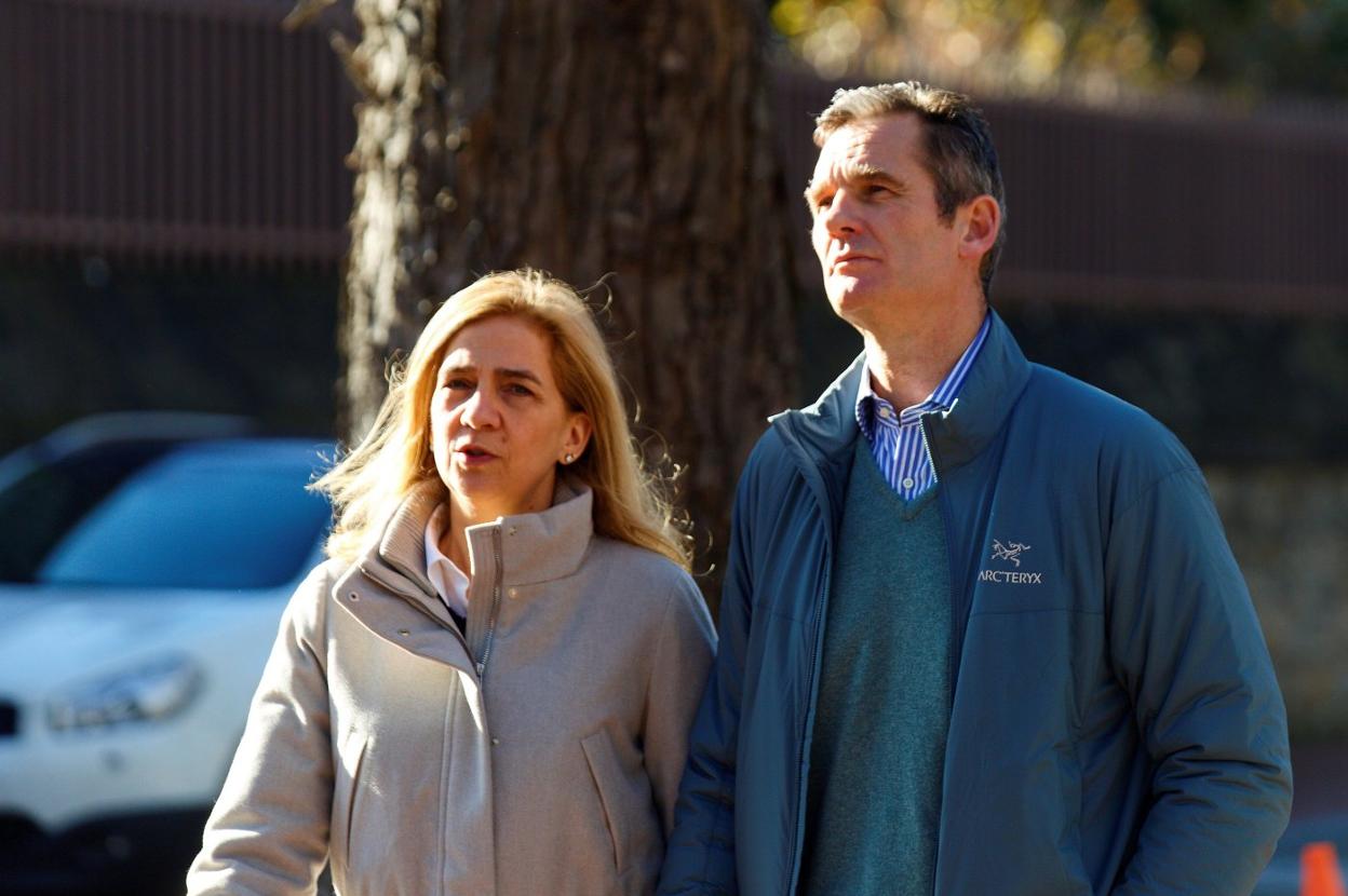 La infanta Cristina e Iñaki Urdangarin, en una de las salidas de la cárcel del exdeportista. 