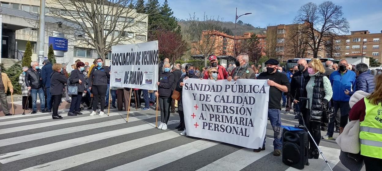 Un momento de la protesta vecinal. 