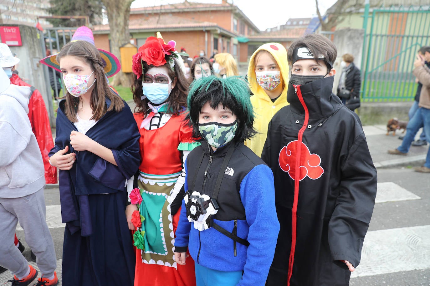 Los más pequeños disfrutaron este jueves del carnaval con fiestas y actividades en varios colegios de Gijón