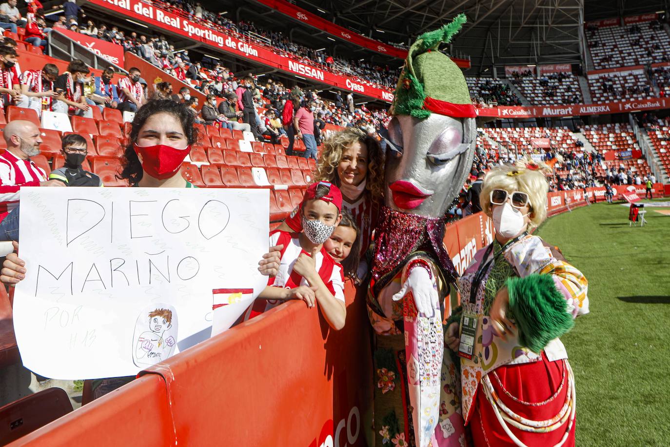 Fotos: ¿Estuviste en el Sporting - Zaragoza? ¡Búscate!