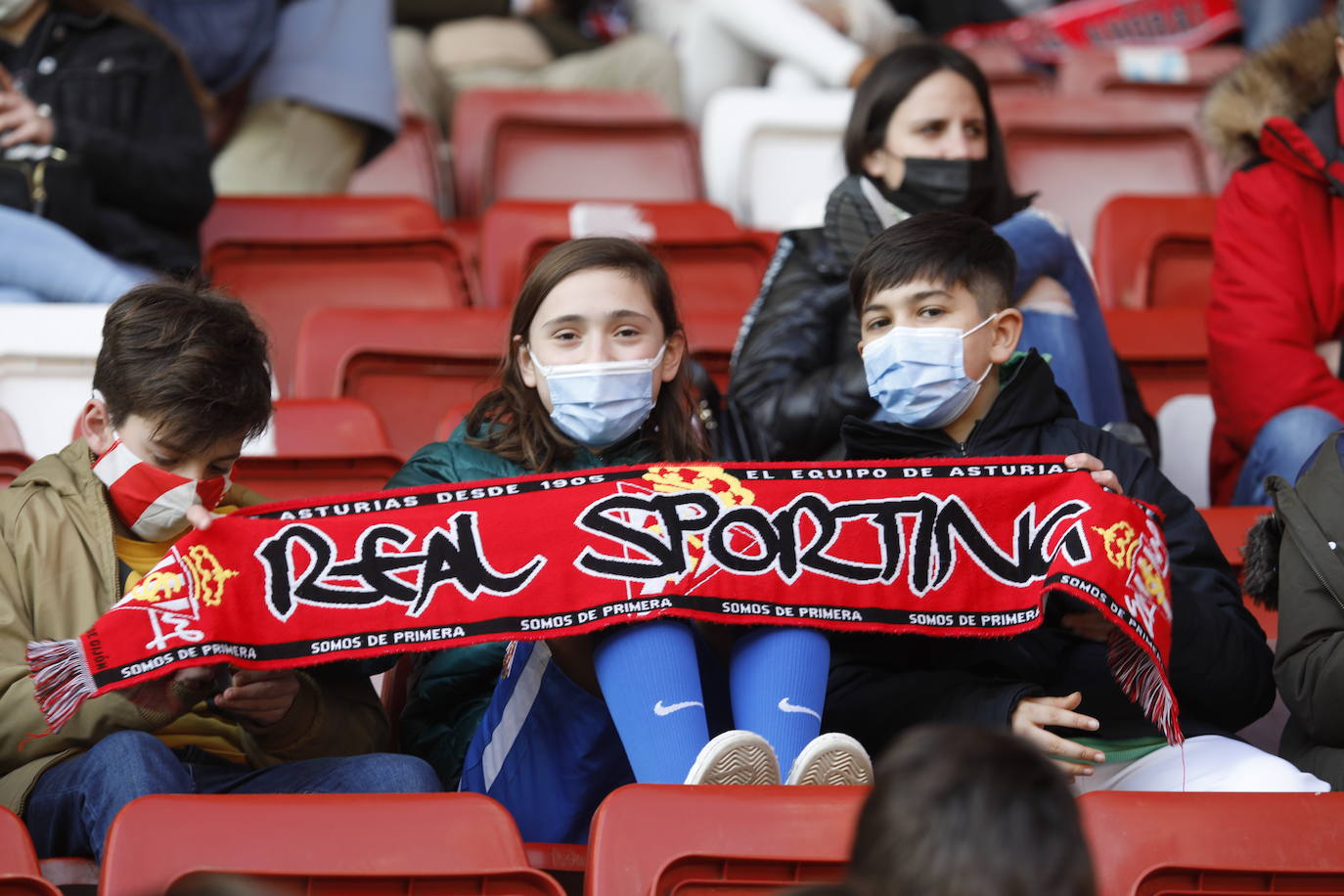 Fotos: ¿Estuviste en el Sporting - Zaragoza? ¡Búscate!