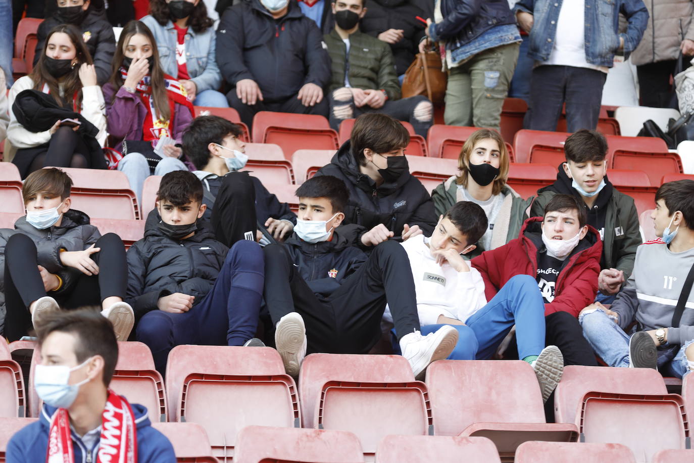 Fotos: ¿Estuviste en el Sporting - Zaragoza? ¡Búscate!