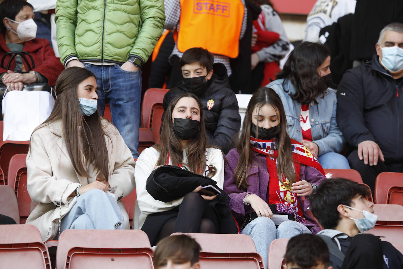 Fotos: ¿Estuviste en el Sporting - Zaragoza? ¡Búscate!