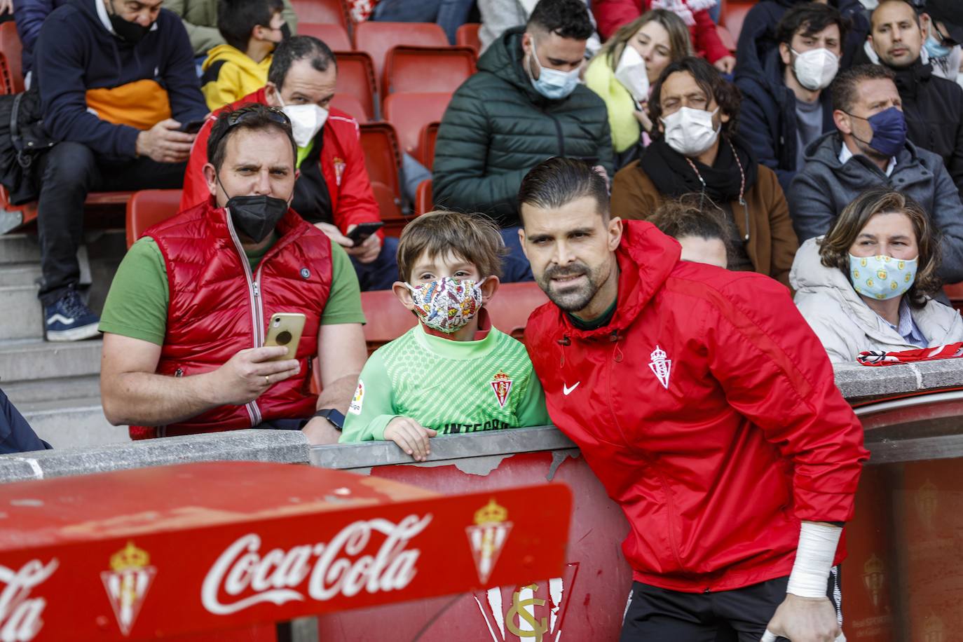 Fotos: ¿Estuviste en el Sporting - Zaragoza? ¡Búscate!