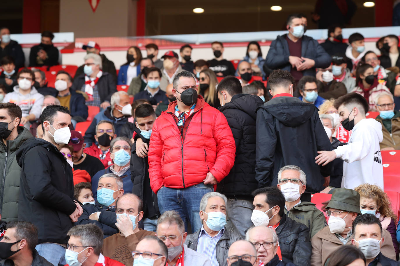 Fotos: ¿Estuviste en el Sporting - Zaragoza? ¡Búscate!