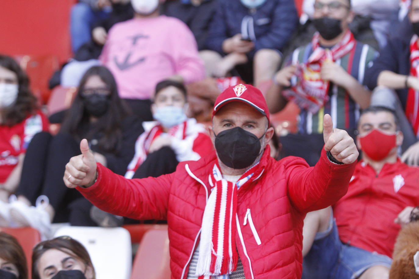 Fotos: ¿Estuviste en el Sporting - Zaragoza? ¡Búscate!