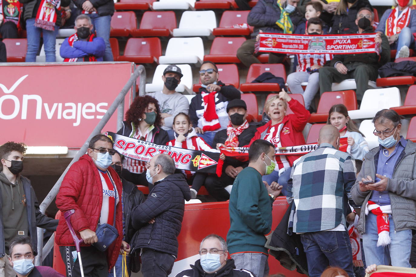 Fotos: ¿Estuviste en el Sporting - Zaragoza? ¡Búscate!