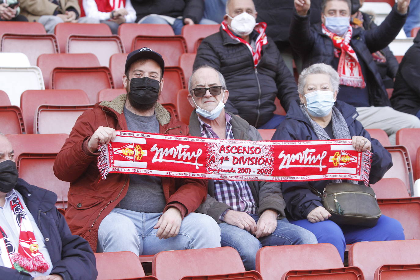 Fotos: ¿Estuviste en el Sporting - Zaragoza? ¡Búscate!