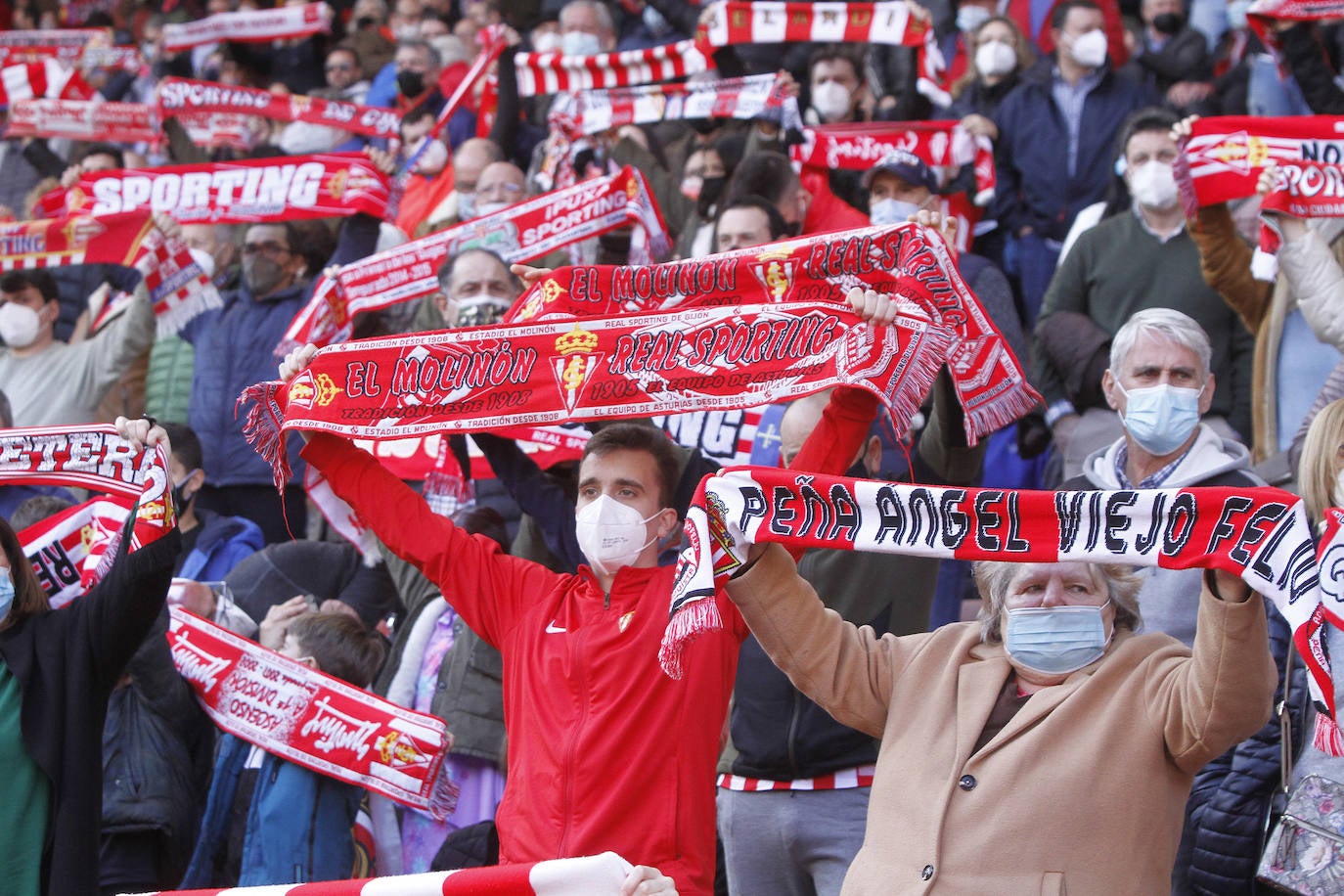 Fotos: ¿Estuviste en el Sporting - Zaragoza? ¡Búscate!