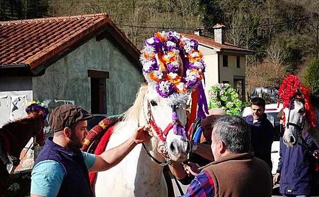 El aguinaldo de Cazu se abre sin éxito a las mozas
